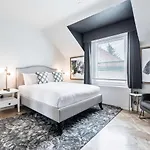 The Inn On Officers\' Garden Calgary • Canada